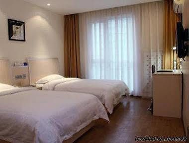 Super 8 Xian Jun Jing Hotel Room photo